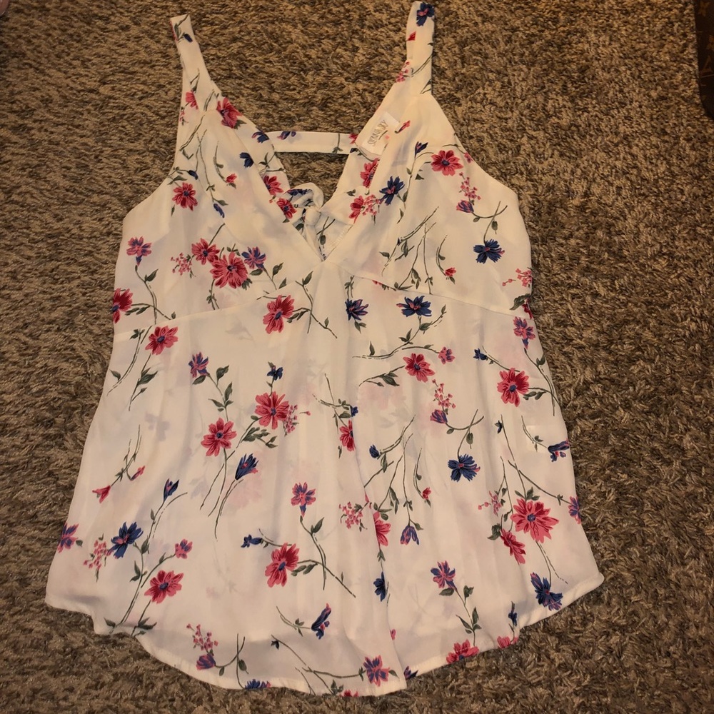 White flowy top size M